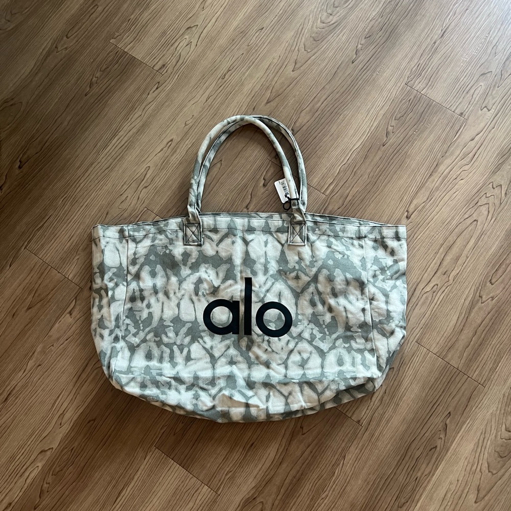 Alo Yoga Tie Dye Tote Bag- Brand New with Tag